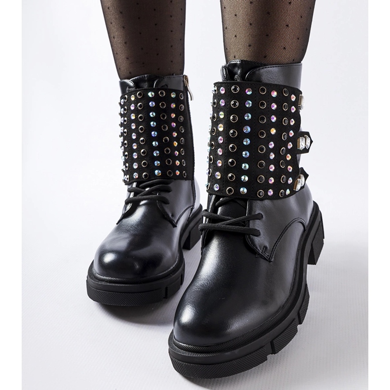 Černé kotníkové boty zdobené zirkony Cento černá 2