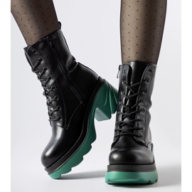 Černí izolovaní dělníci na námořním sloupu Costa černá 1