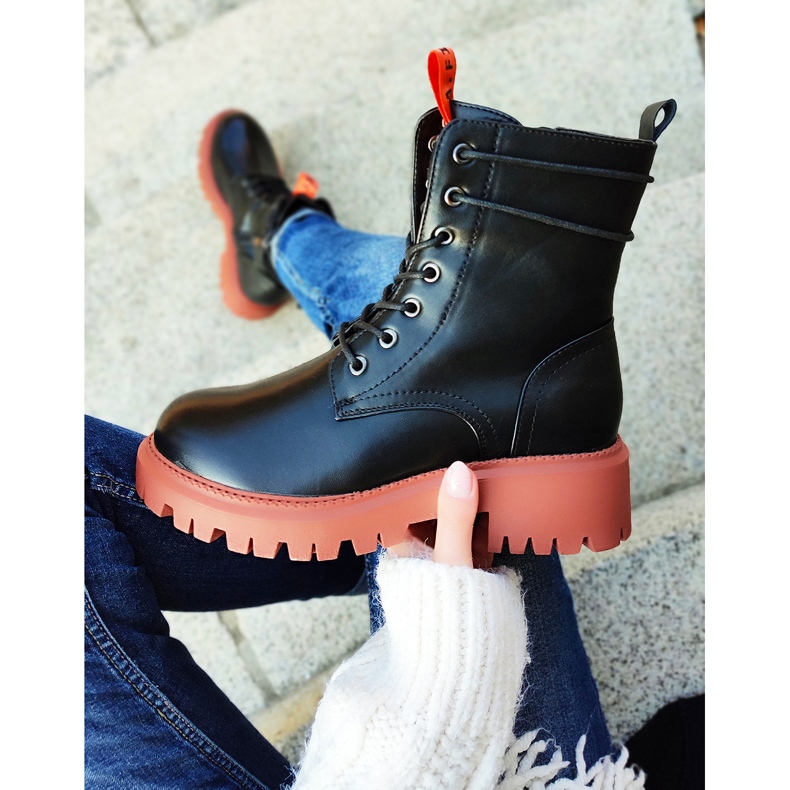 Dámské černé dělnice s barevným doplňkem černá 2