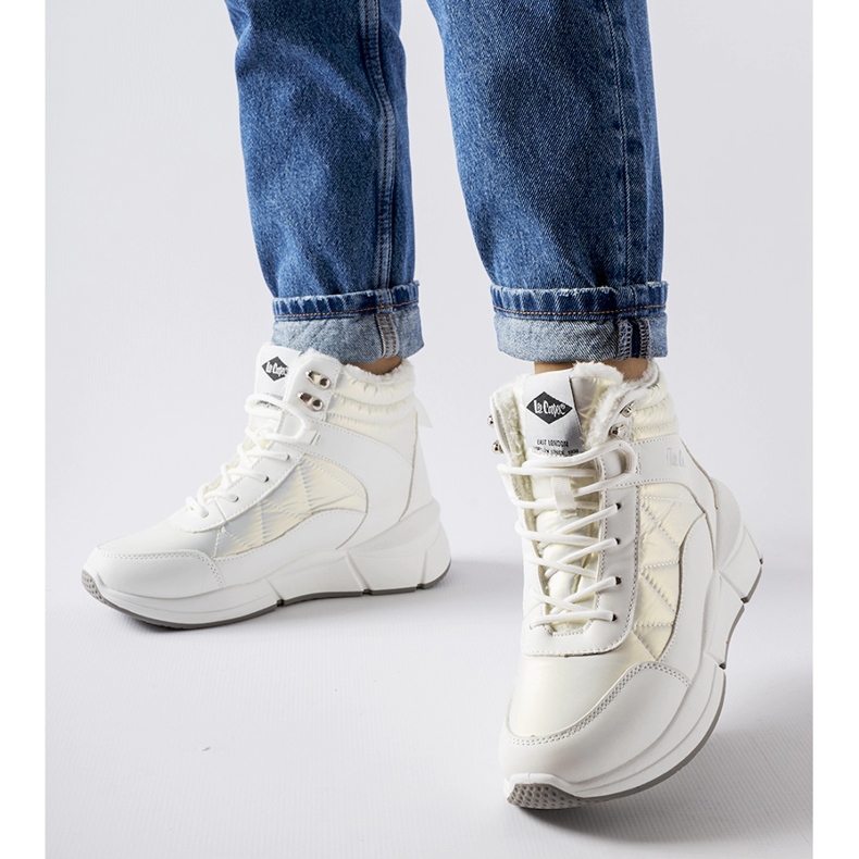 Bílé zateplené holínky Lee Cooper LCJ-23-44-1983L bílý 1