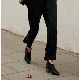 Marco Shoes Štíhlé boty s gumou v horní části a kovovou patou černá 1