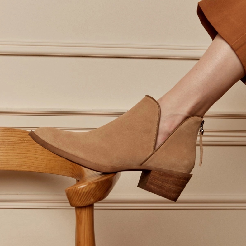 Marco Shoes Boty z přírodní kůže s výstřihem do V. béžový 1