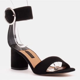 Marco Shoes Dámské kožené sandály s ozdobnou sponou černý 1