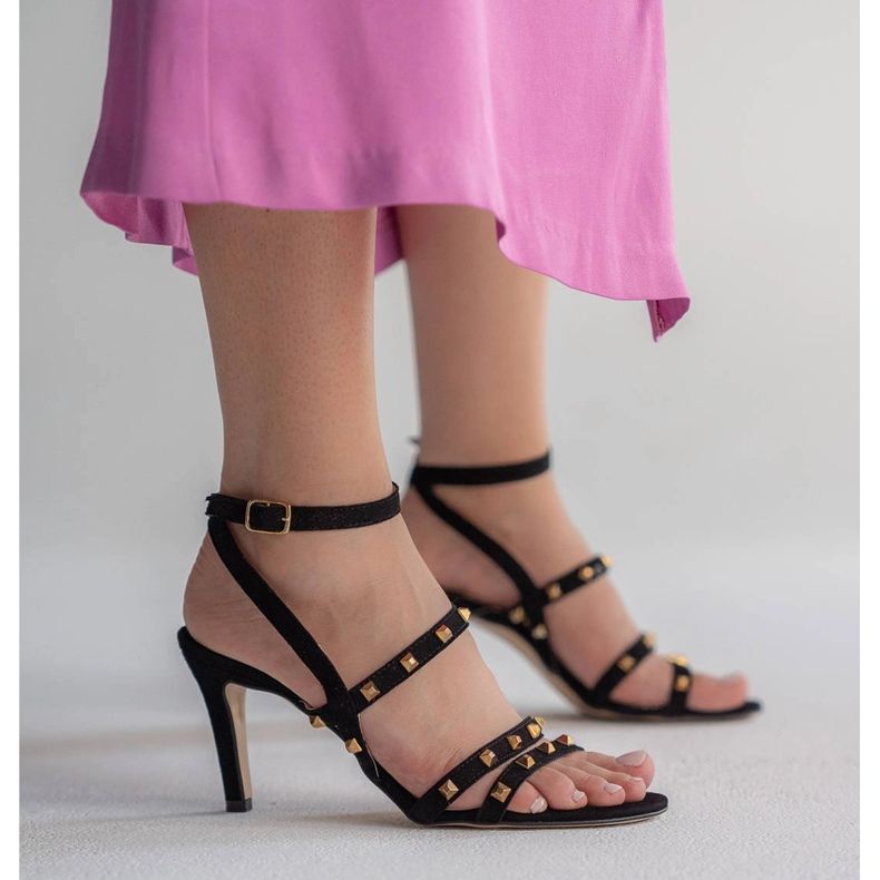 Marco Shoes Černé semišové sandály s ozdobnými cvočky černá 1