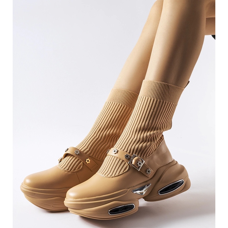 Béžové kotníkové boty s ponožkovým svrškem značky Ivana béžový 1