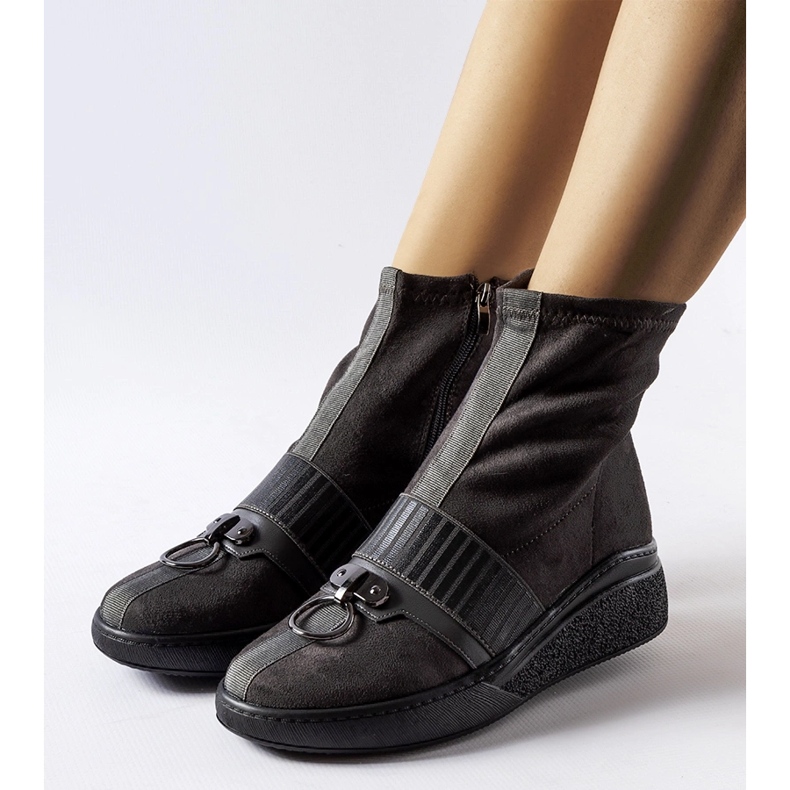 Šedé ponožkové kotníkové boty značky Colonnata šedá 1