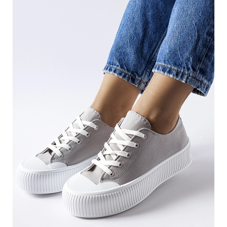 Šedé tenisky na silné platformě Fortunata šedá 1