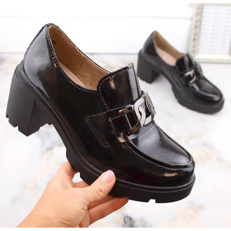 Černé lakované mokasíny na vysokém podpatku Filippo DP4785 černá 1