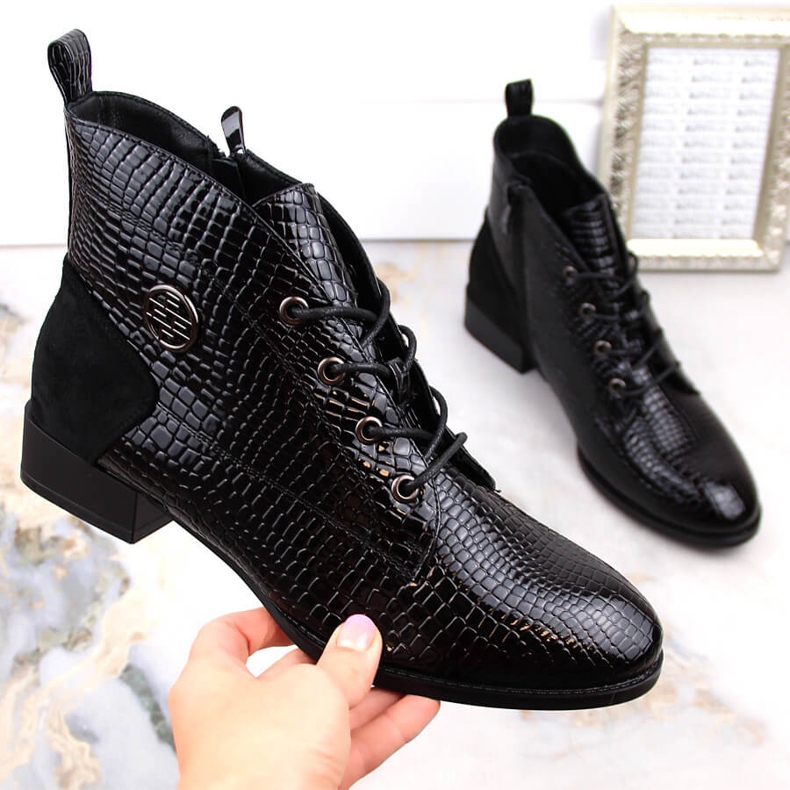 Dámské lakované kozačky do rozkroku, zateplené černé, Filippo DBT4824 černá 1 Dámské lakované kozačky do rozkroku, zateplené černé, Filippo DBT4824 černá 1