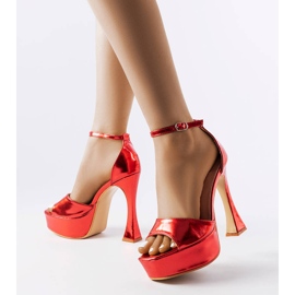 Červené lakované vysoké sandály z Illinois 1