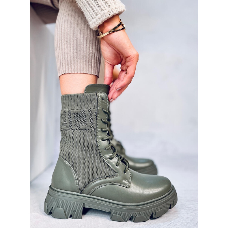 Pracovníci s pružným svrškem Calling Green zelená 1