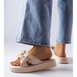 Béžové sandály na platformě s mašlí od Edvarda béžový 1