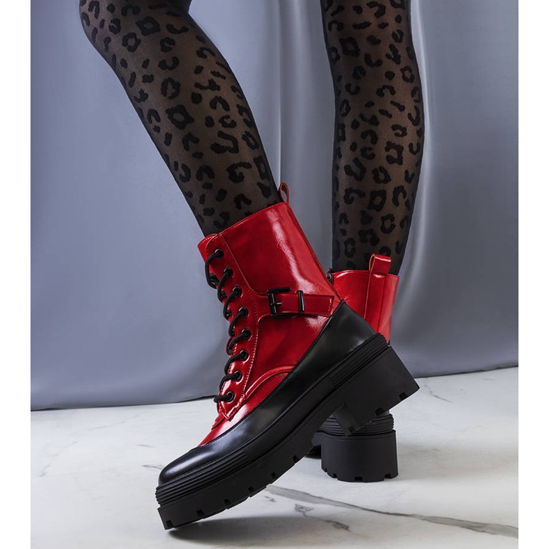 PA1 Červení lovci Norry černá červené 1