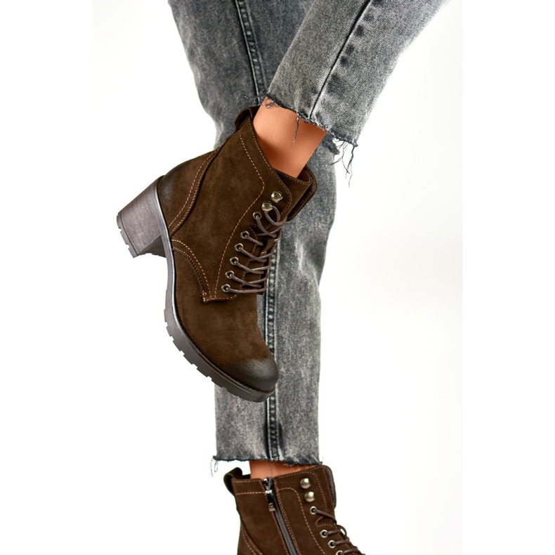 Dámské semišové hnědé kotníkové boty na šněrování hnědý 2 Dámské semišové hnědé kotníkové boty na šněrování hnědý 2