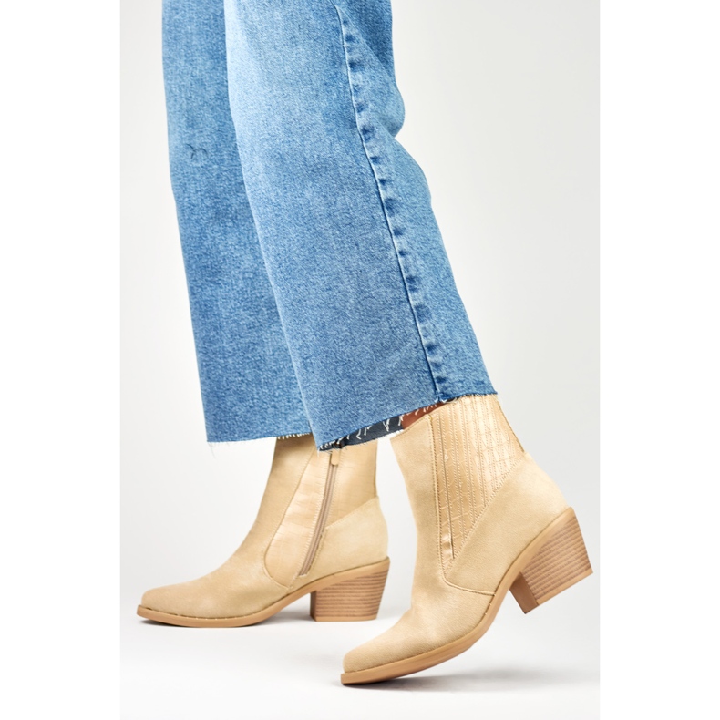 Dámské béžové kovbojské boty béžový 2