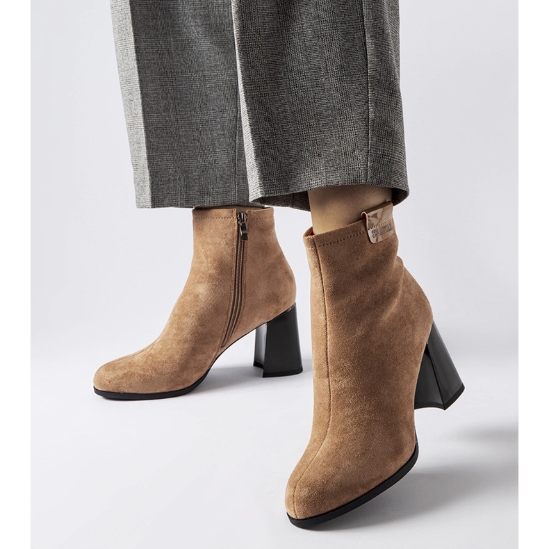 Béžové elegantní kotníkové boty od Serbadone béžový 1