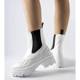 Bílé masivní izolované dělníky Carruba bílý 1 Bílé masivní izolované dělníky Carruba bílý 1