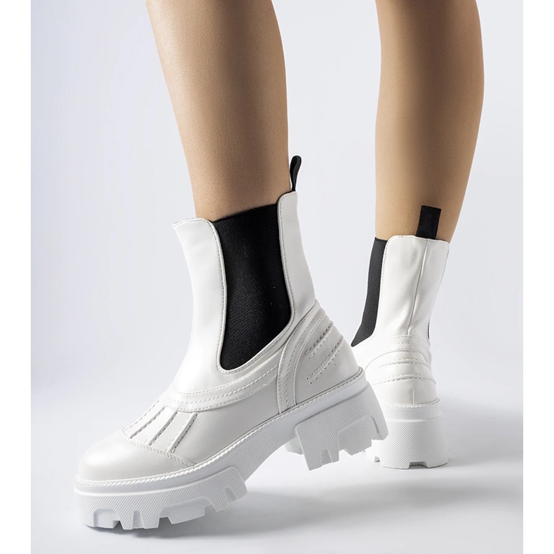 Bílé masivní izolované dělníky Carruba bílý 1 Bílé masivní izolované dělníky Carruba bílý 1