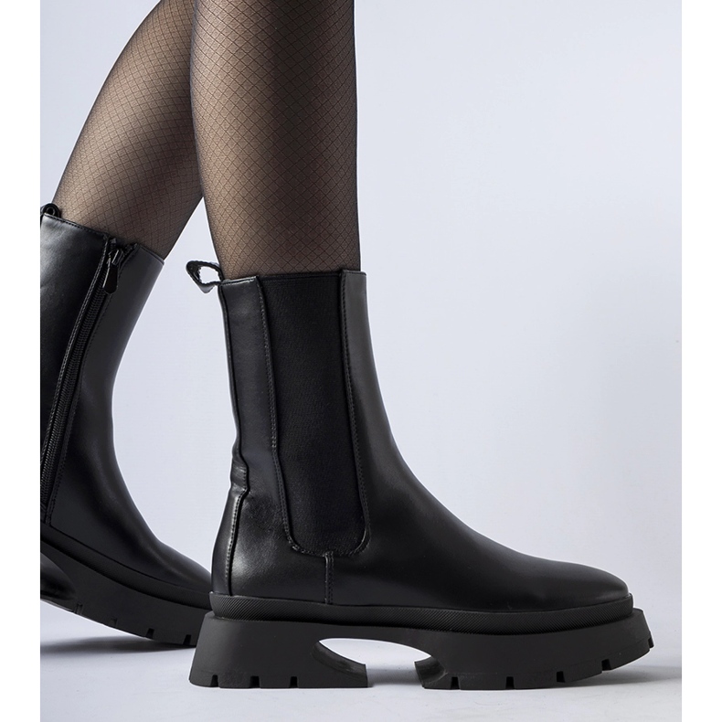 Černé zateplené boty Mombello černá 1