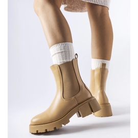 Béžové zateplené klasické nazouvací kotníkové boty značky Laives béžový 1