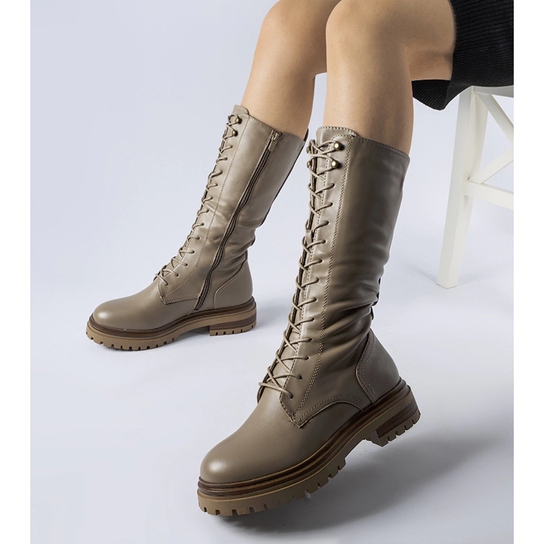 Hnědé vysoké šněrovací dělnice Montepiano hnědý 1