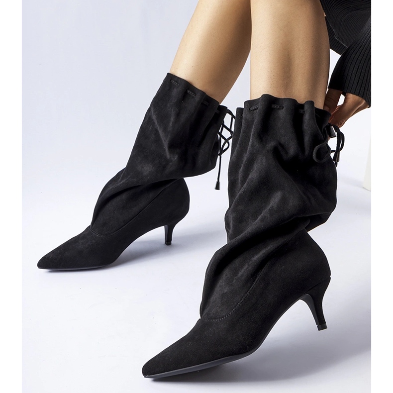 Černé semišové eko-semišové nazouvací kozačky na vysokém podpatku černá 1