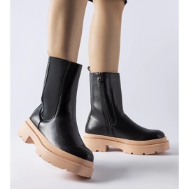 Černé kotníkové boty se světle růžovou Garden podrážkou černá 1