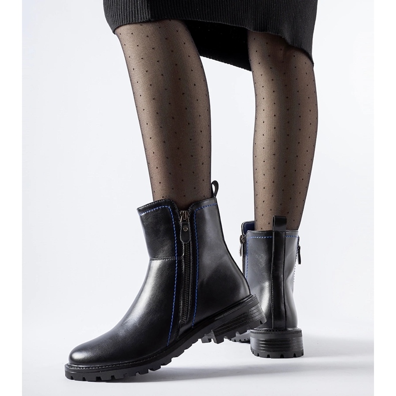 Černé kotníkové boty s ozdobnou modrou nití Nereo černá 1