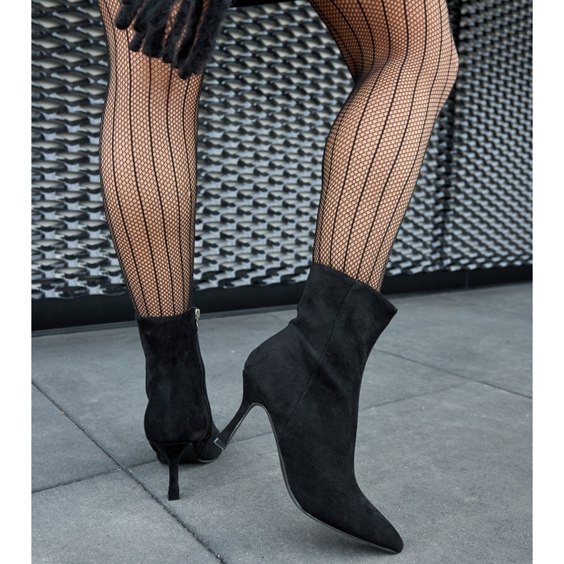 Černé kotníkové boty Guimond na nízkém podpatku černá 1