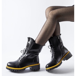 Černé pracovní boty se žlutým zdobením Elisabetta černá 1