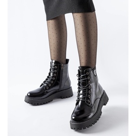 Černé, zateplené, lakované dělnice Bungana černý 1