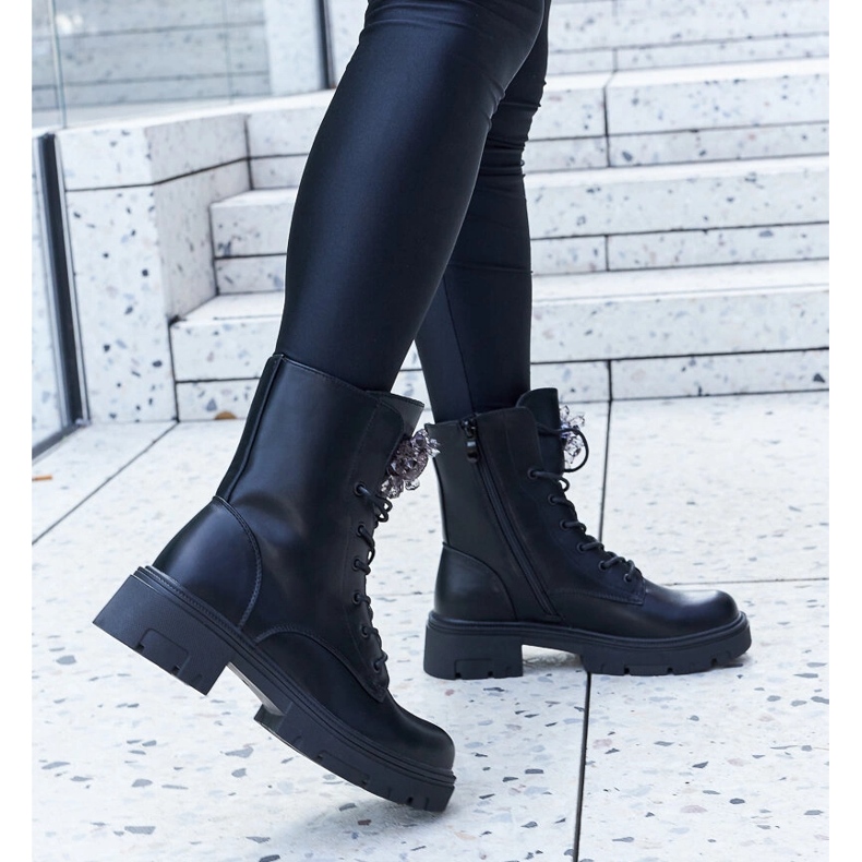 Černé kotníkové boty Accadia s ozdobnými korálky černá 1