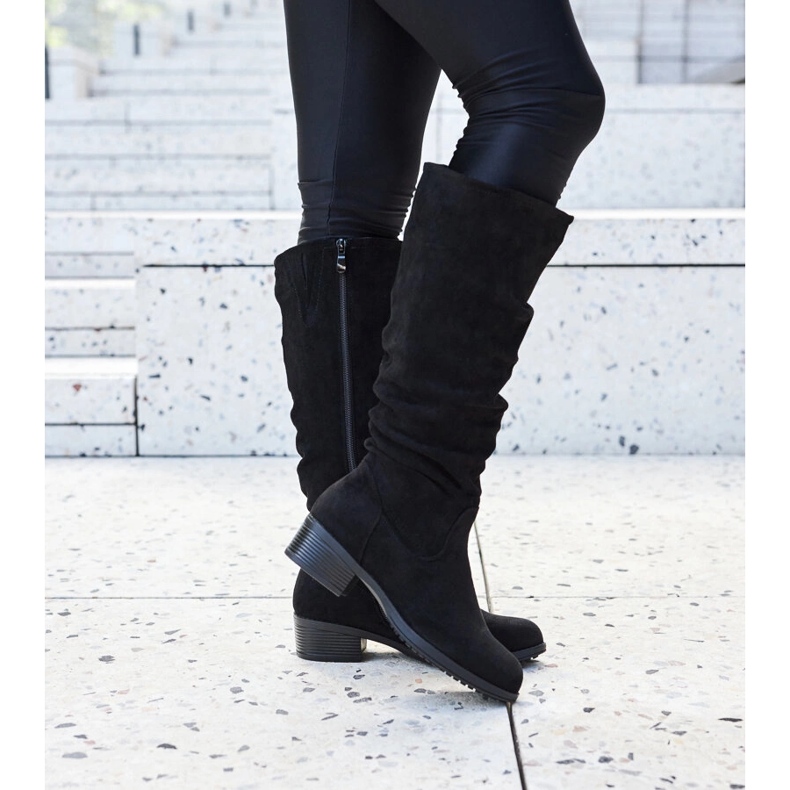 Černé mačkané eko-semišové kozačky Angelico černá 1