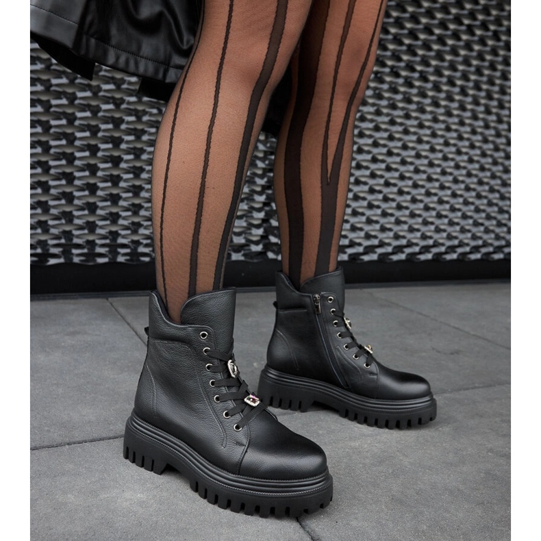 Černé kožené zateplené kozačky Karino černá 2 Černé kožené zateplené kozačky Karino černá 2