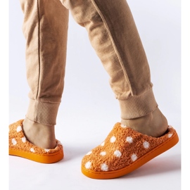 Oranžové teplé pantofle s bílými puntíky pomerančový 1
