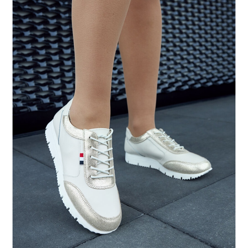 Béžové kožené dámské tenisky Adelfo béžový 1