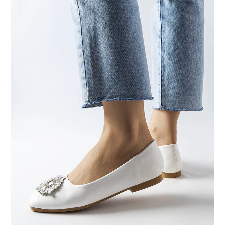 Bílé balerínky s broží Miren bílý 1