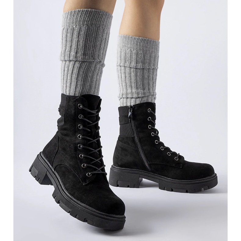 Černé lehce zateplené eko semišové kozačky značky Cunha černá 1