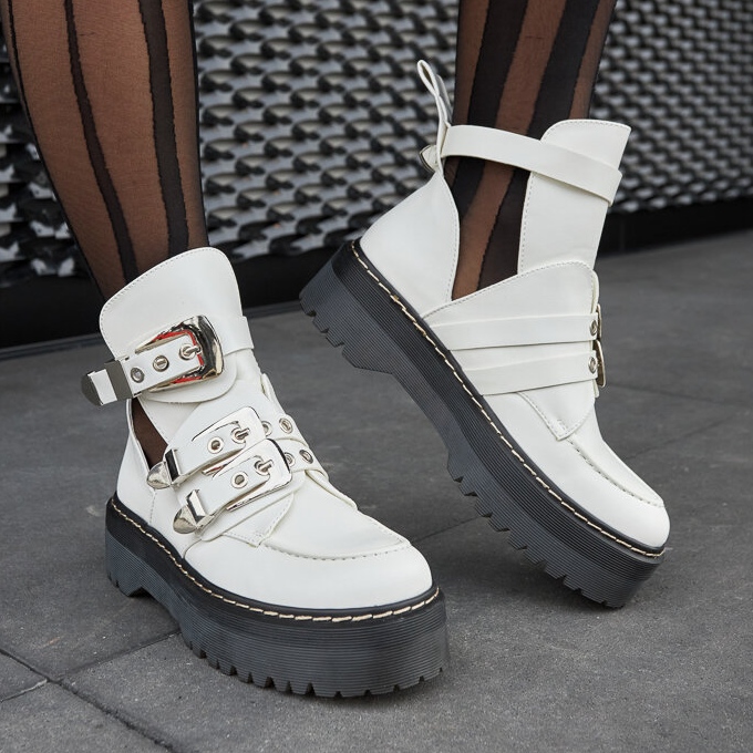 Bílé kotníkové boty na platformě Lograto bílý 1