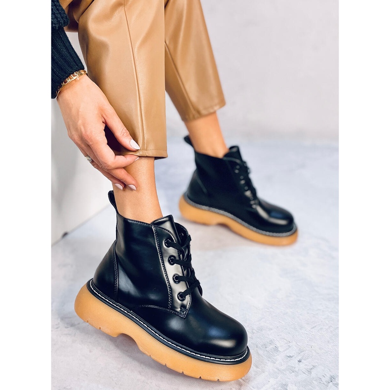 Bovver boty Gaia BLACK+Y černý 1