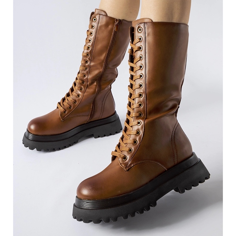 Hnědé vysoké zateplené kozačky značky Upton hnědý 1