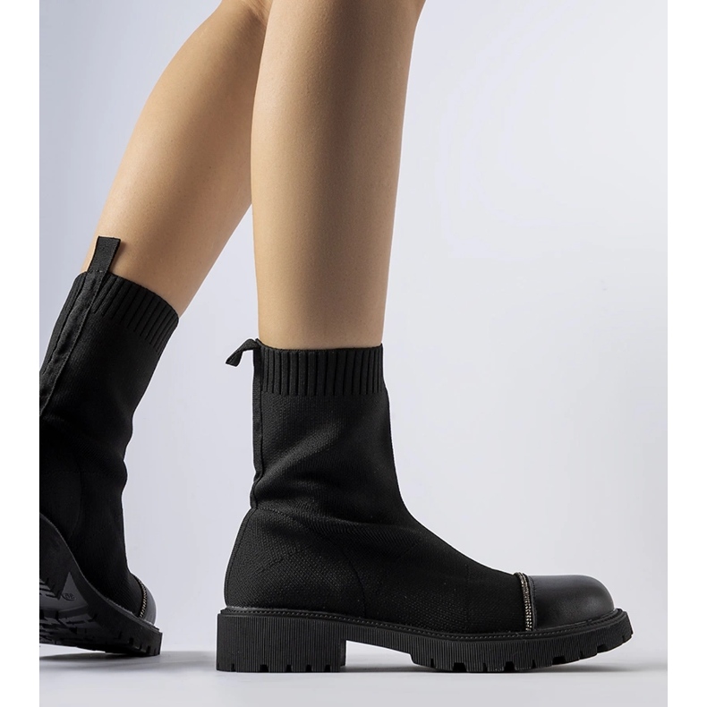 Černé ponožkové kotníkové boty s kamínky od Vail černá 1