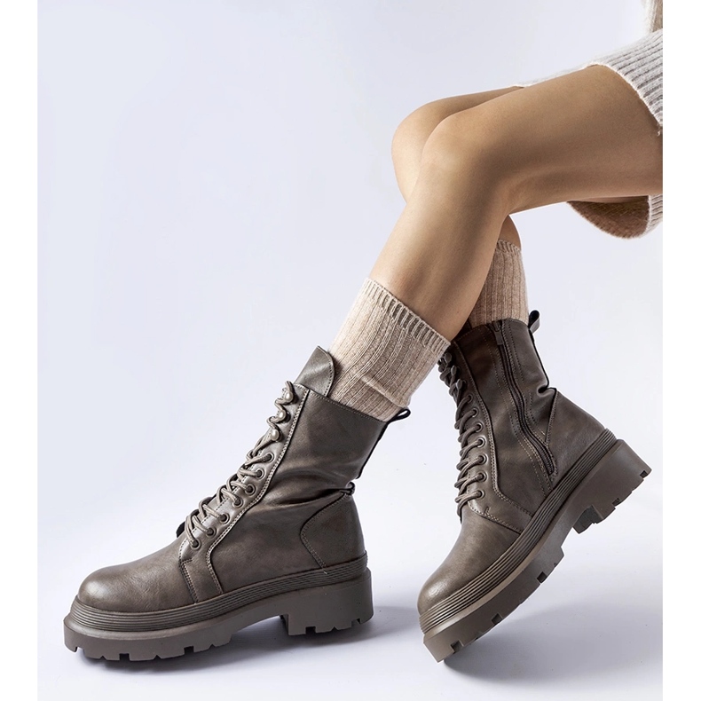 Šedé kozačky s chráničem Zacharie šedá 1 Šedé kozačky s chráničem Zacharie šedá 1