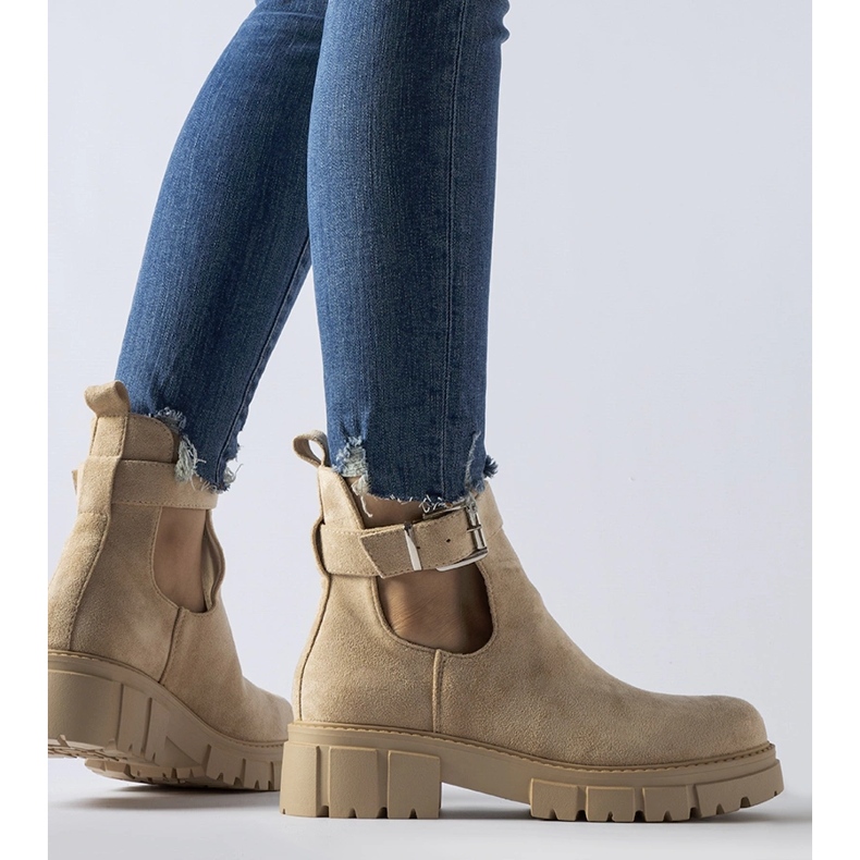 Béžové kotníkové boty s ozdobným zapínáním Sarrazin béžový 1