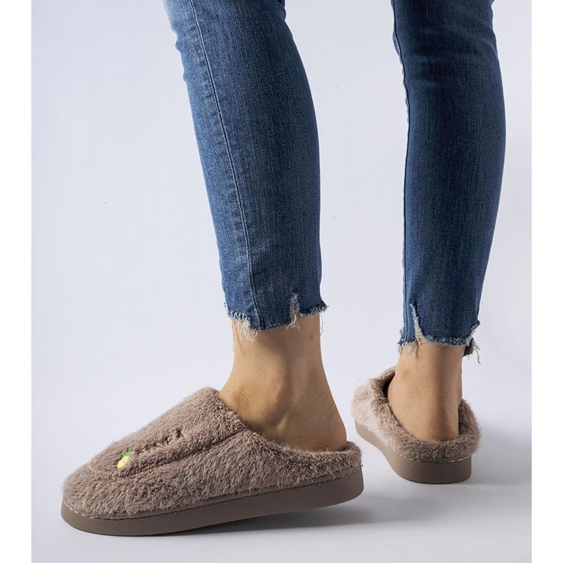 Hnědé teplé pantofle Collinsville hnědý 1