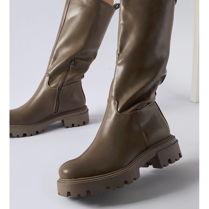 Hnědé zateplené ploché kozačky značky Meana hnědý 1