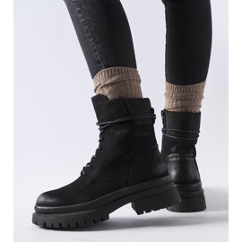 Černé boty Vadnais s opotřebovanou špičkou černá 1 Černé boty Vadnais s opotřebovanou špičkou černá 1