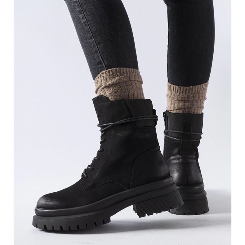 Černé boty Vadnais s opotřebovanou špičkou černá 1