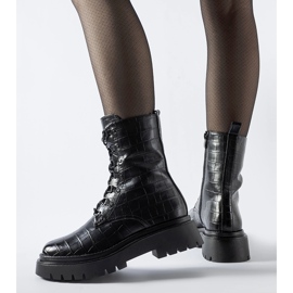 Černé patentované zateplené boty Cressac černá 1 Černé patentované zateplené boty Cressac černá 1