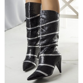 Černostříbrné zateplené kozačky Nevzo černý 1